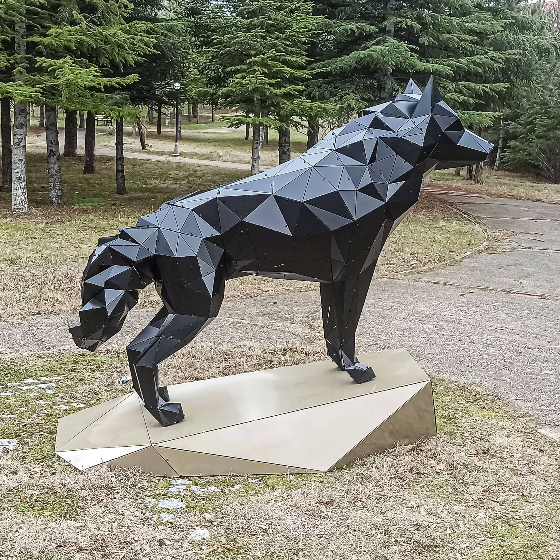 KURT XL V2 | 3D Metal Geometric Wolf Statue OTTOCKRAFT™