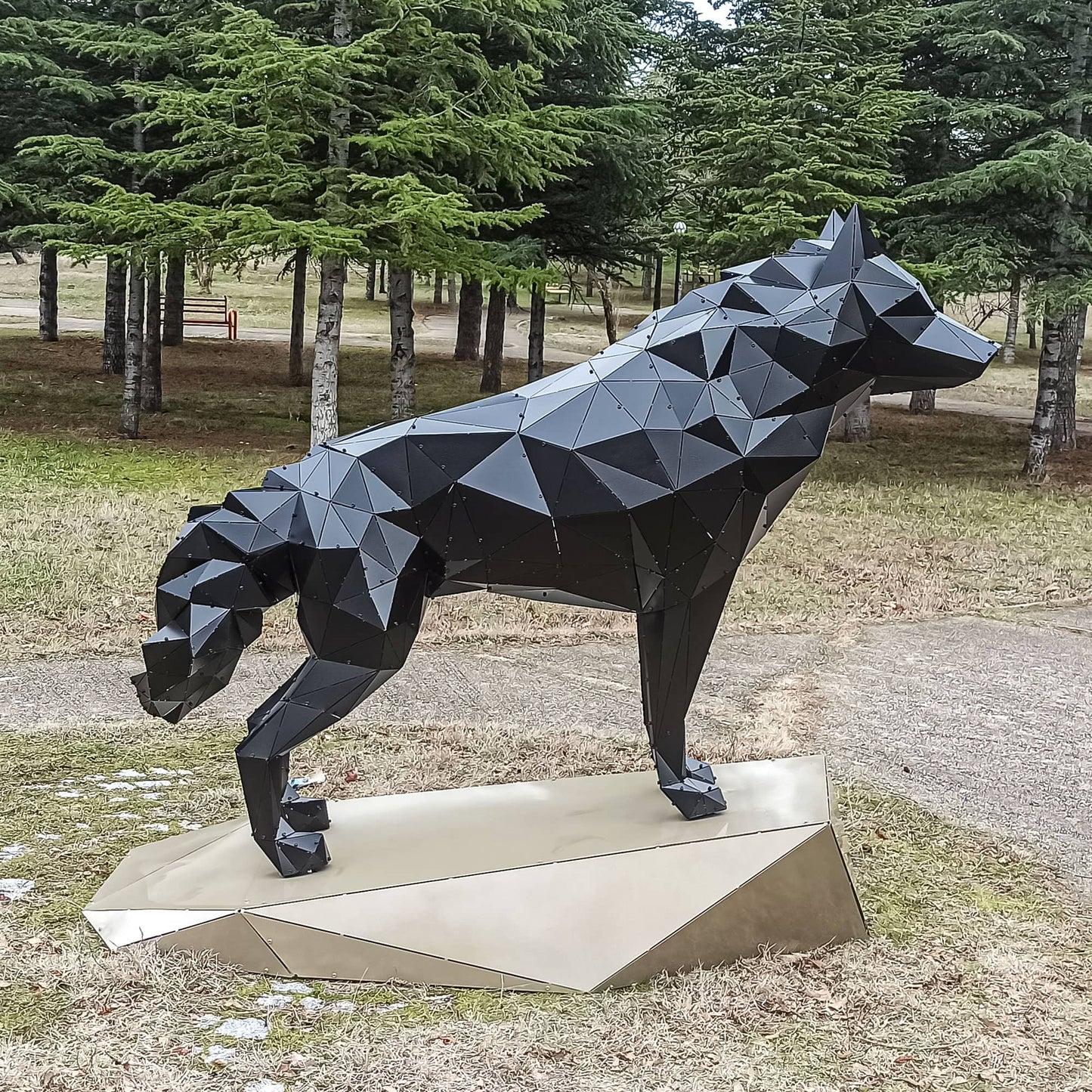 KURT XL V2 | 3D Metal Geometric Wolf Statue OTTOCKRAFT™