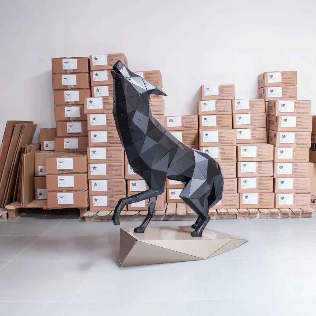 KURT XL | 3D Metal Geometric Wolf Statue OTTOCKRAFT™